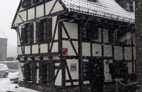 Haus bei Schnee IMG-20191004-WA0002