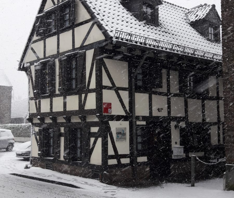 Haus bei Schnee IMG-20191004-WA0002